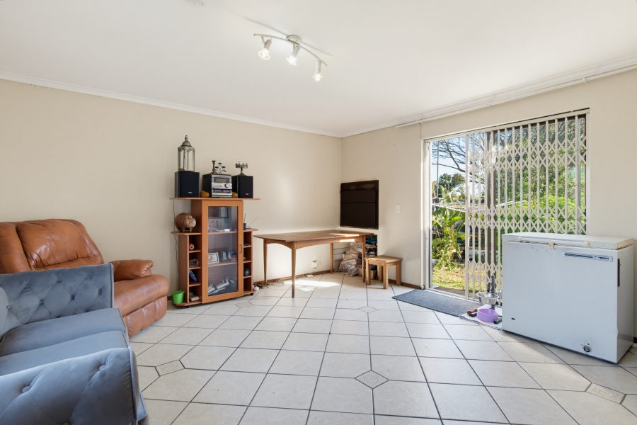 4 Bedroom Property for Sale in Vredekloof East Western Cape